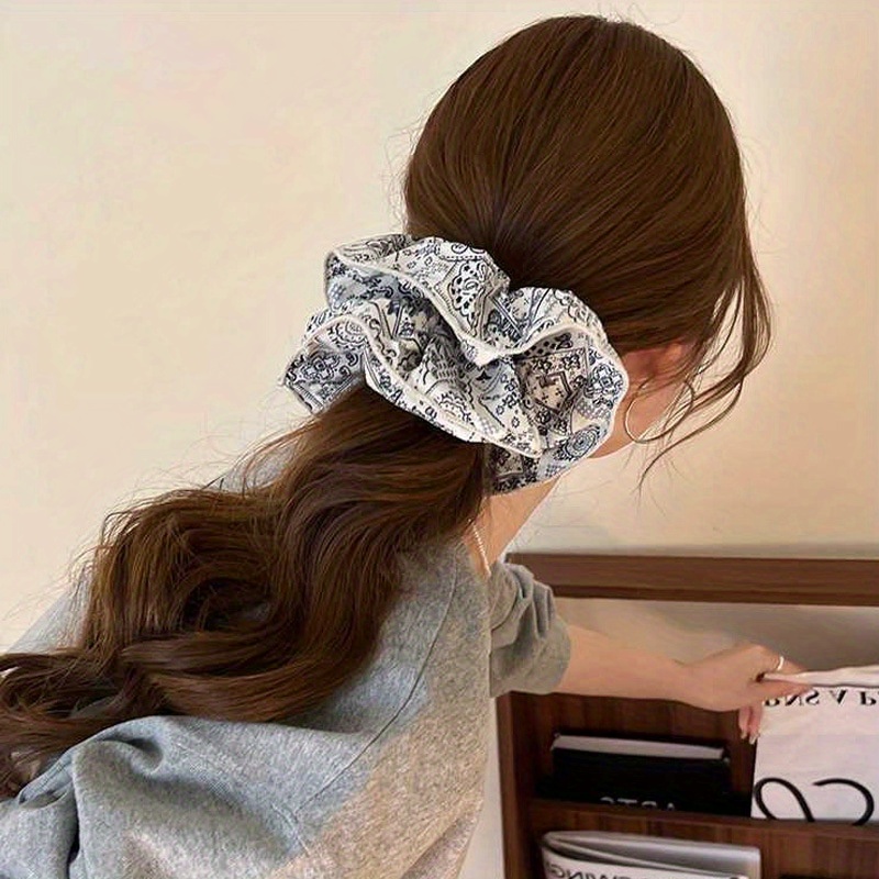 Elegant Black and White Fabric - đánh giá và giá Travel Accessories Aesthetic