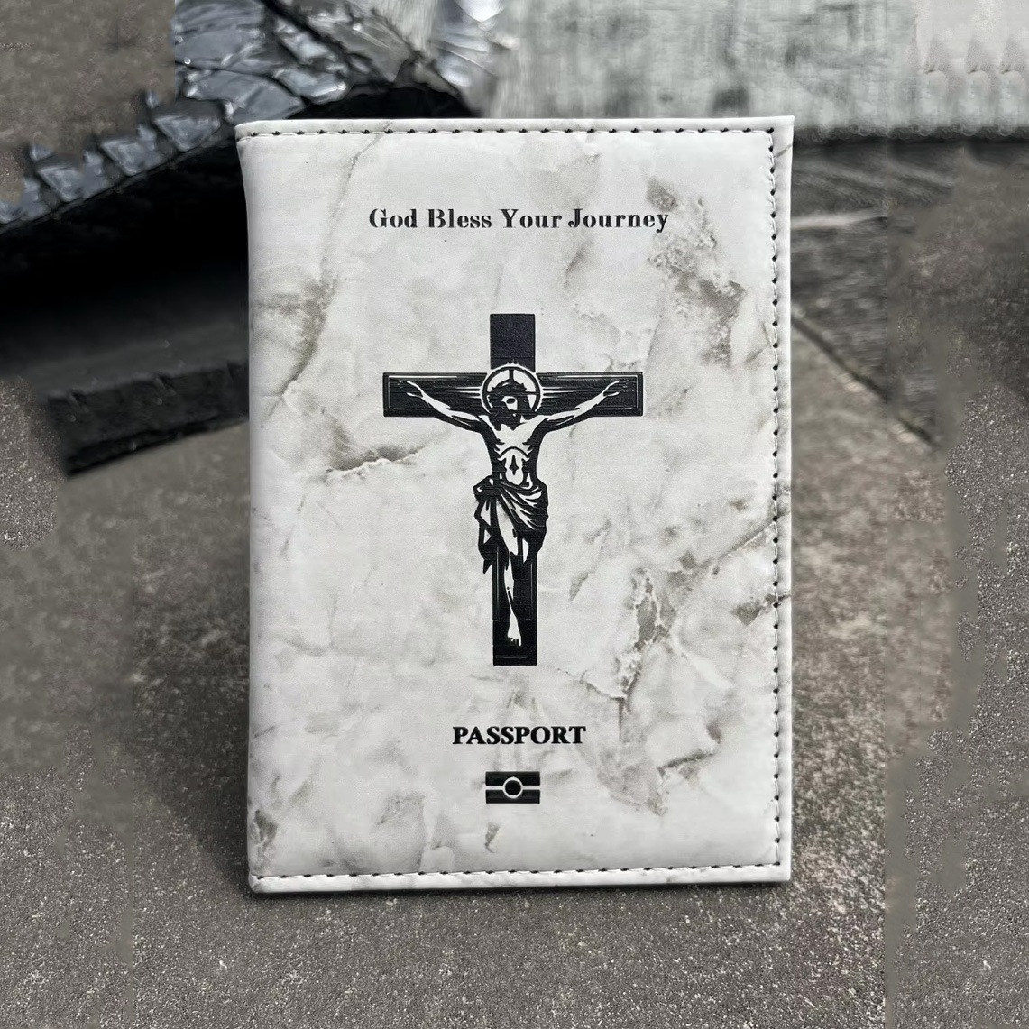 Jesus Crucifixion Passport Cov - đánh giá và giá Travel Accessories Wallet